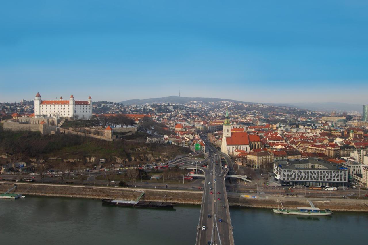 Safestay Bratislava Presidential Palace Exteriör bild